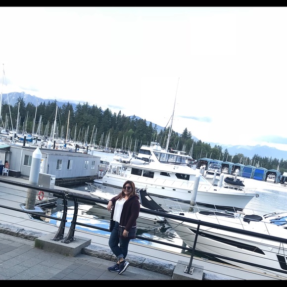 Meet your Posher, Mina rowena - Picture 1 of 1